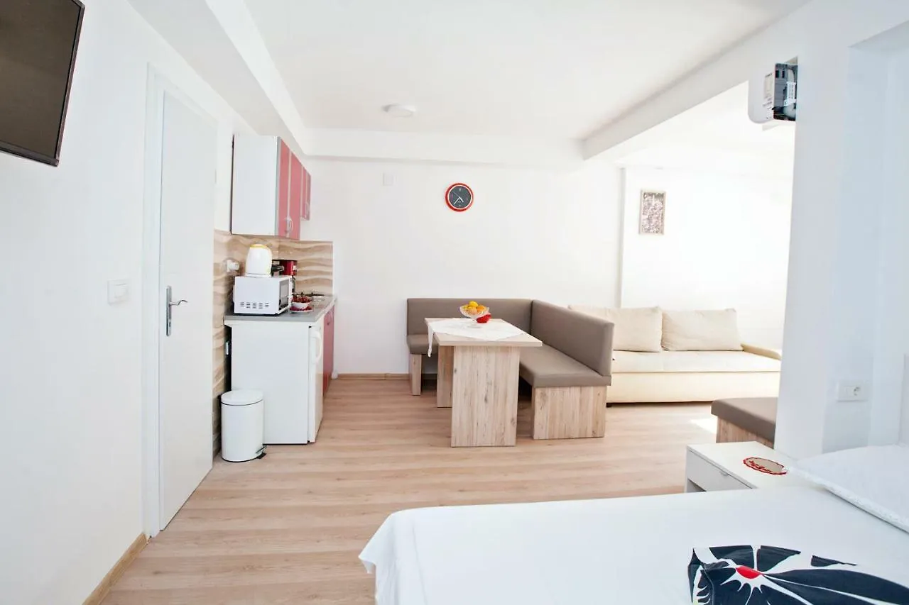 ספליט The Garden Rooms & Suites לינה וארוחת בוקר