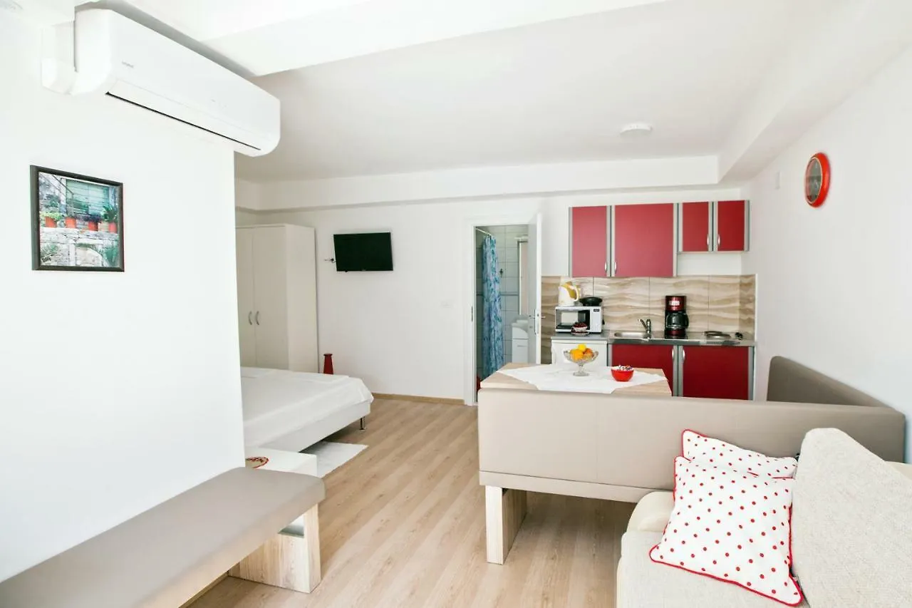 ספליט The Garden Rooms & Suites