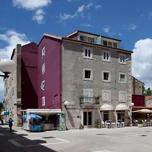 Tin Apartment